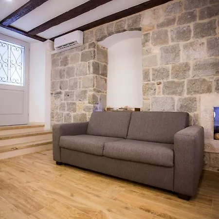 Ana Apartment