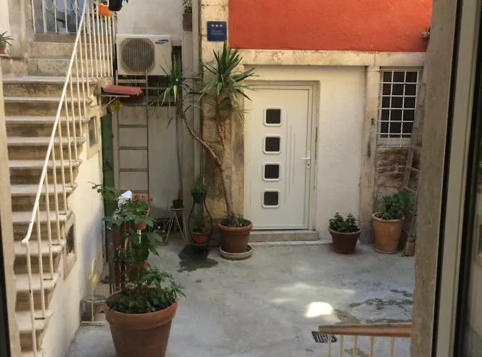 Ana * Split